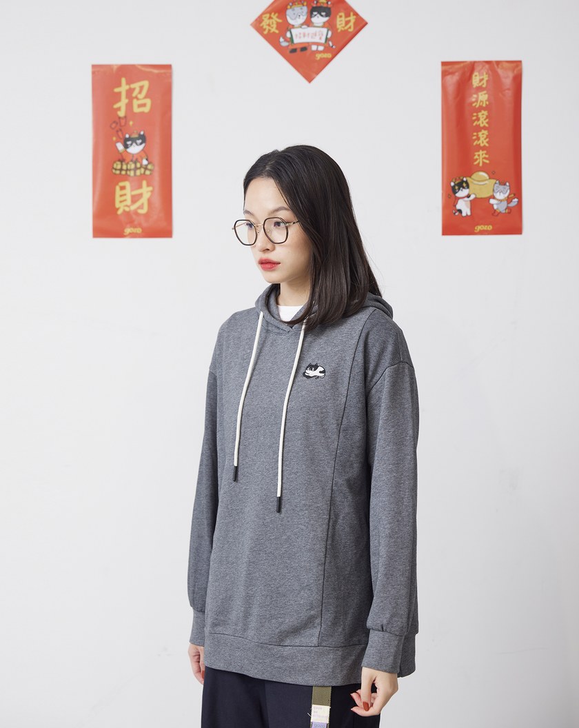 ➤一團肉厭世貓不對稱拼接開叉帽T