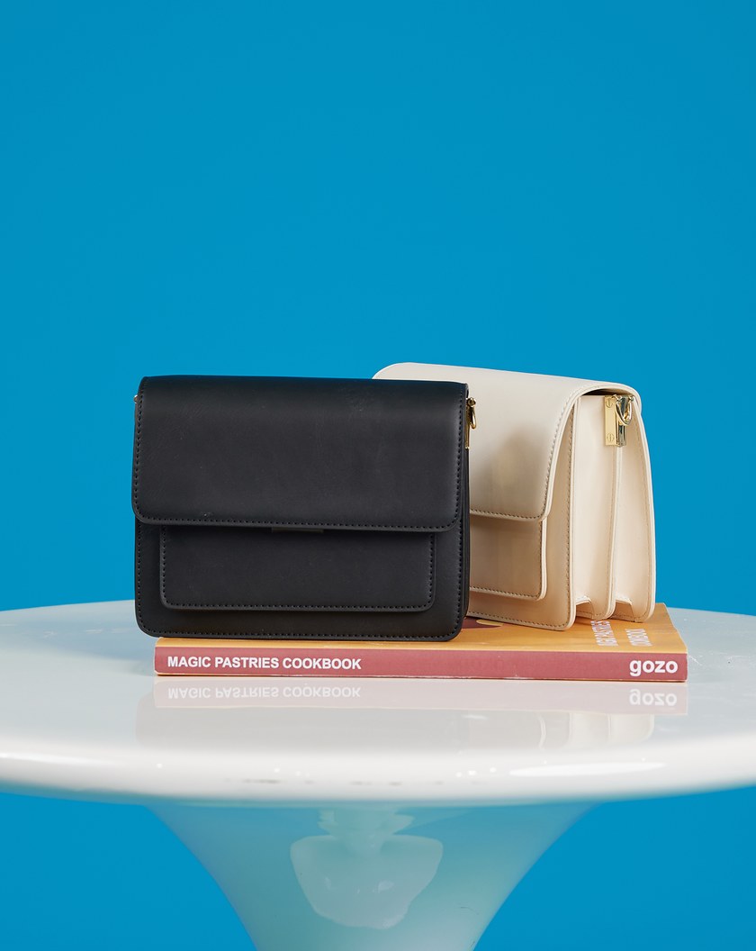 硬皮斜背小方包(兩色)