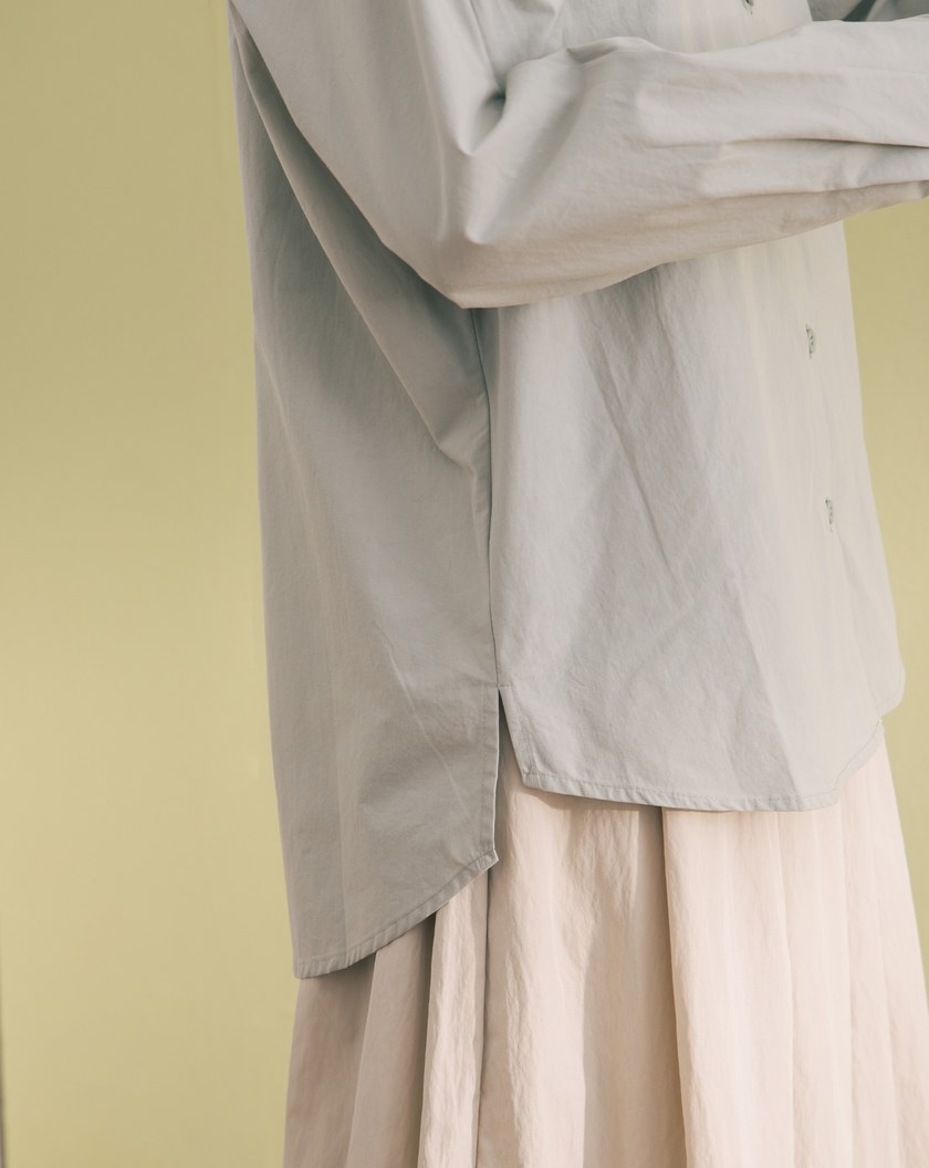 ➤初老運動小人繡花連袖襯衫(兩色)