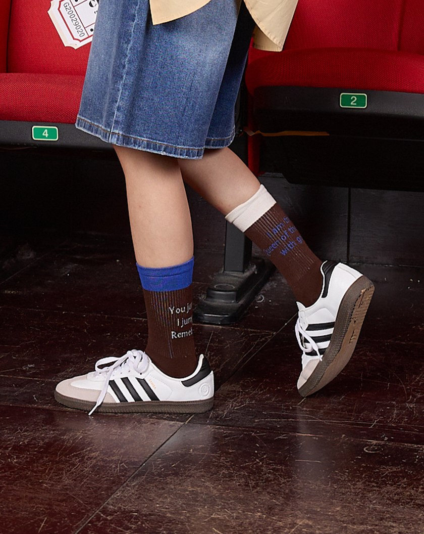 電影字母撞色運動長襪(兩色)