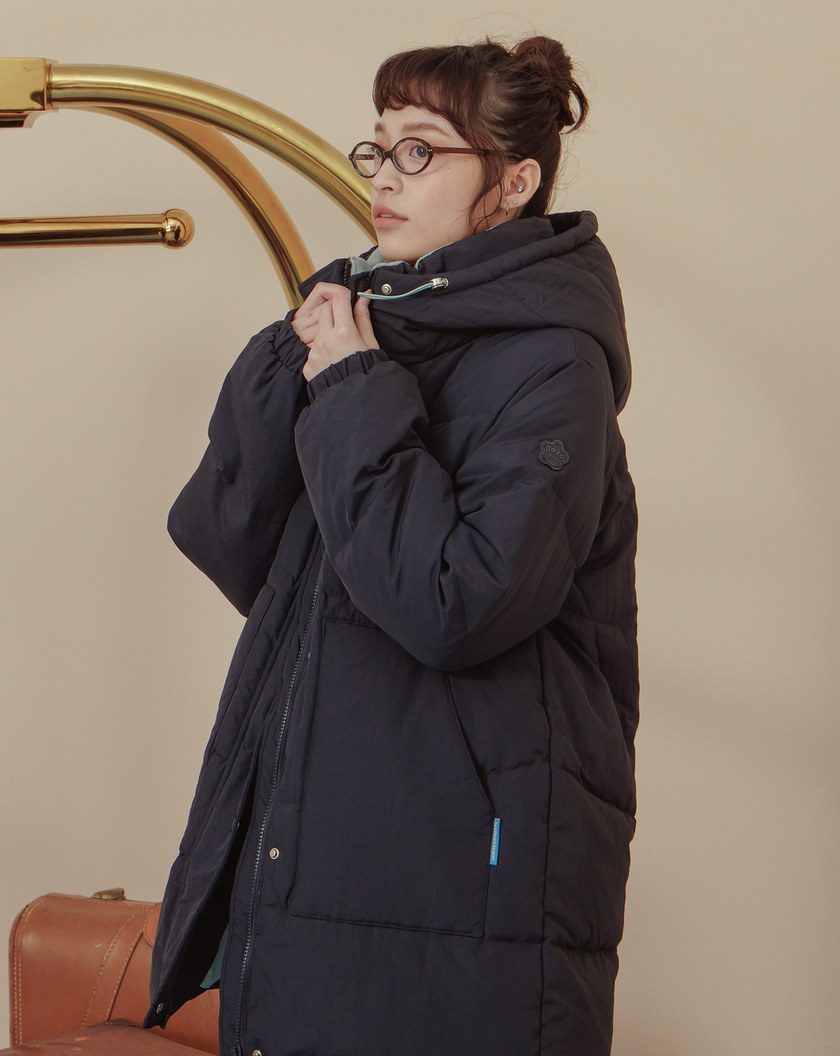 ➤顯瘦壓線擋風立領連帽長版羽絨外套(兩色)