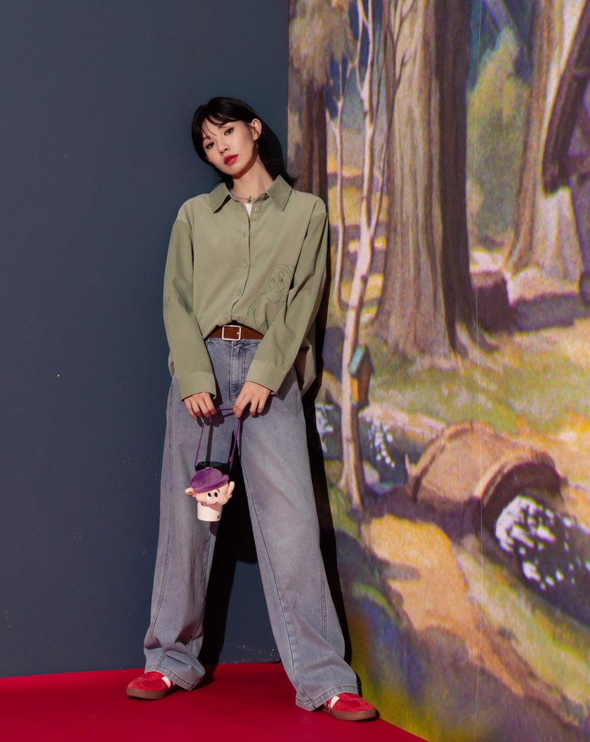 迪士尼系列 害羞鬼立體繡花條絨長袖襯衫(兩色)