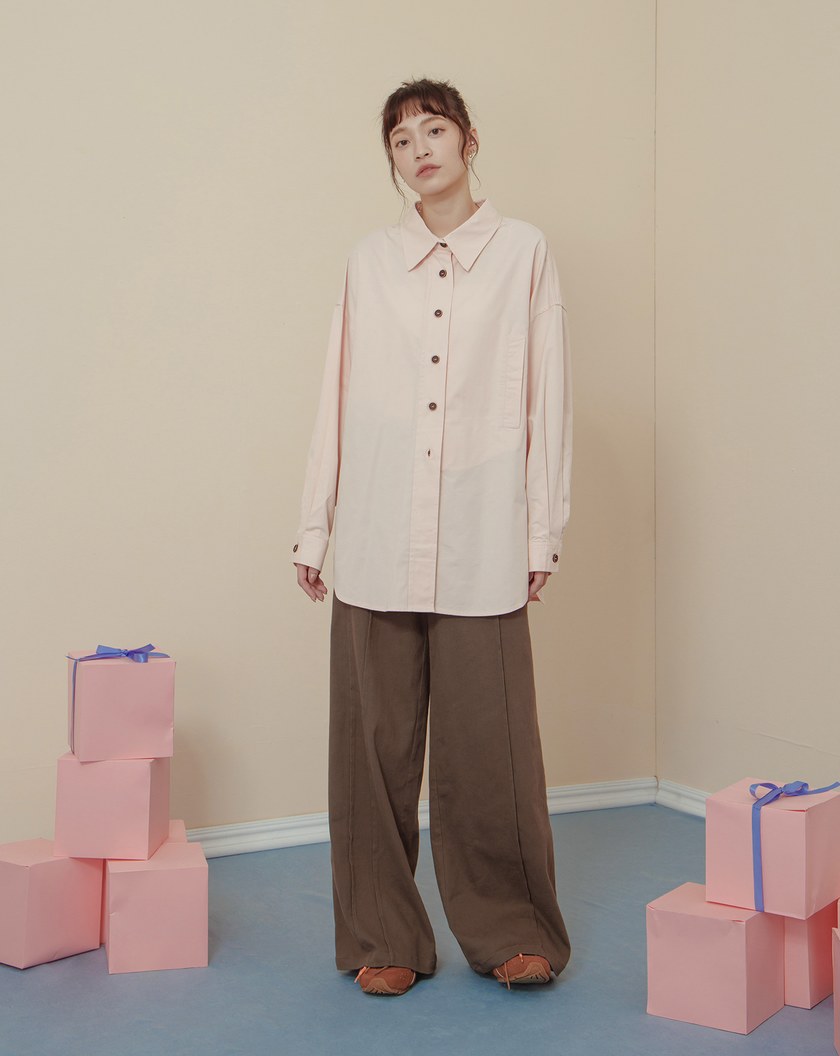 ➤撞色鈕釦造型口袋長版襯衫(兩色)