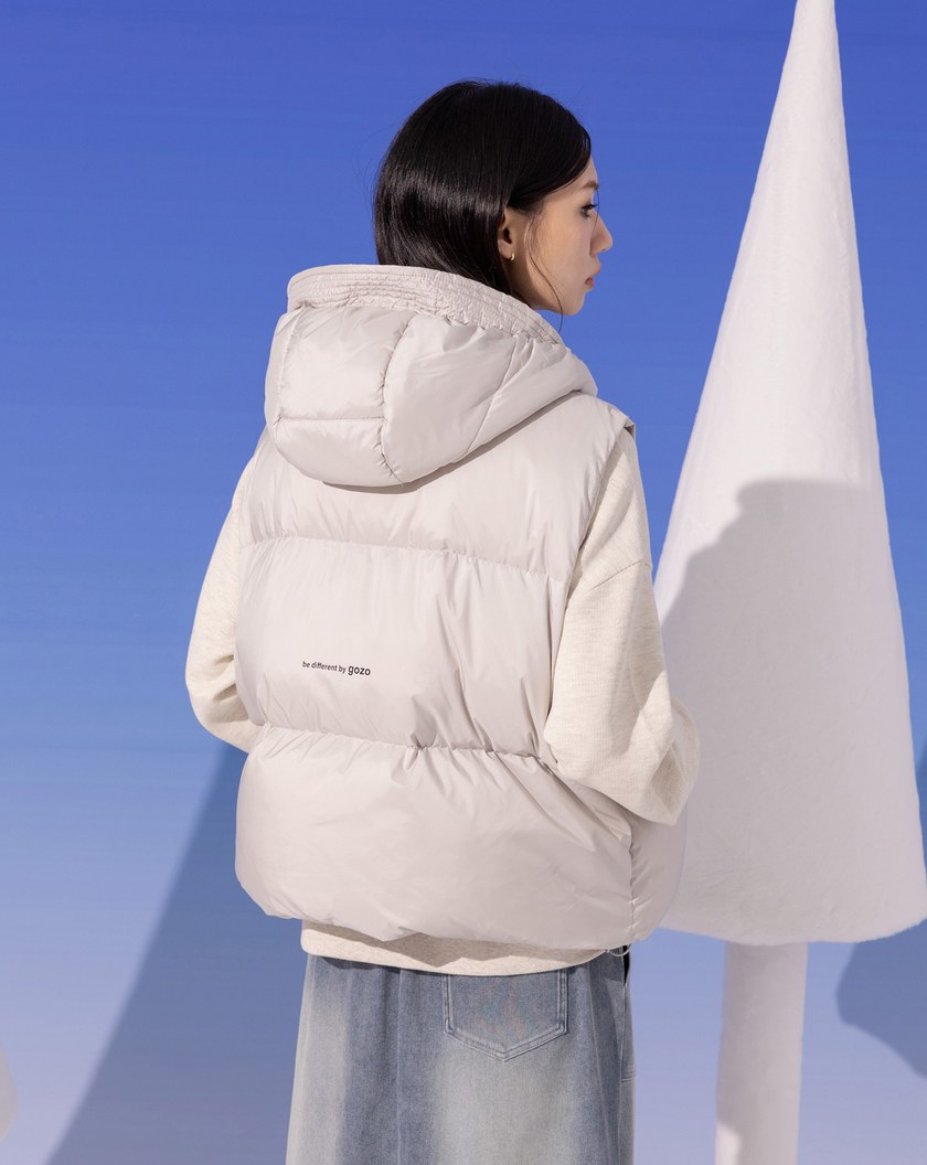 ➤品牌標語短版連帽羽絨背心(兩色)