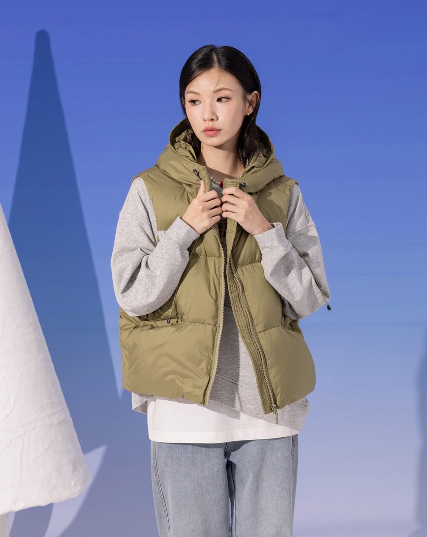 ➤品牌標語短版連帽羽絨背心(兩色)