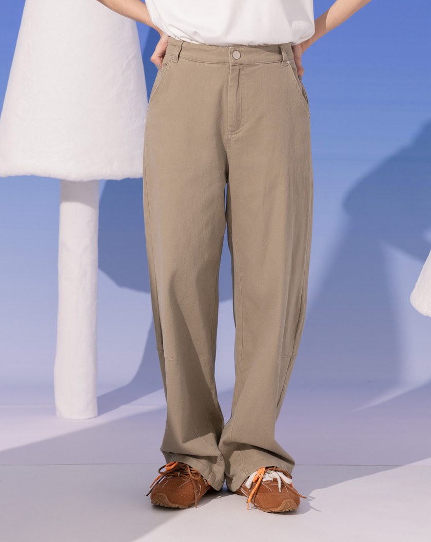 打褶造型斜紋彎刀褲