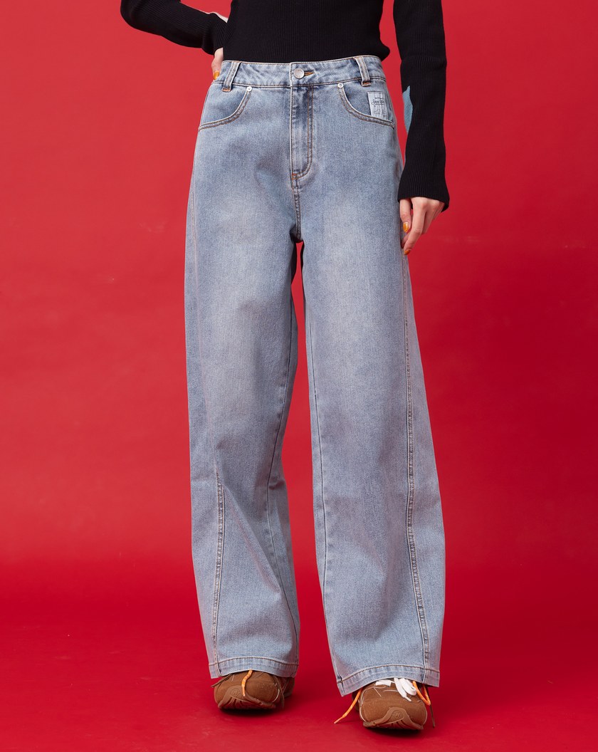 迪士尼系列 萬事通繡花直筒顯瘦牛仔褲(兩色)