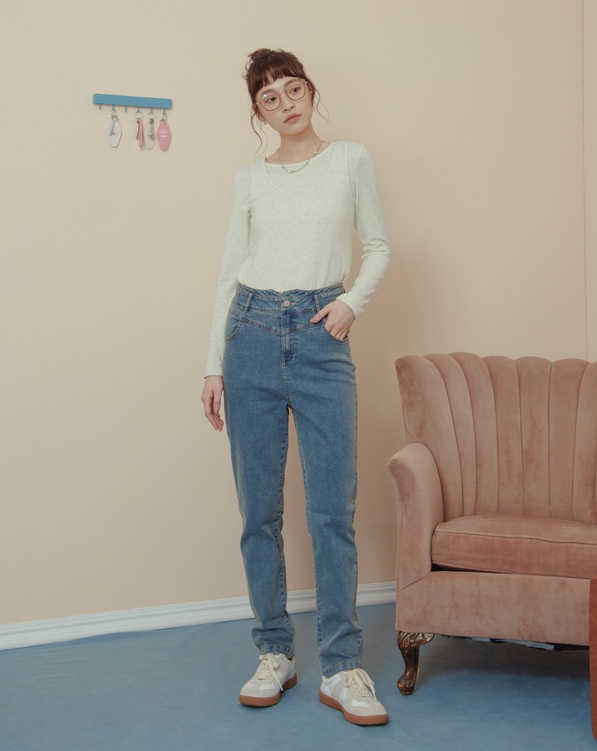 ➤設計腰頭彈性合身牛仔褲(兩色)