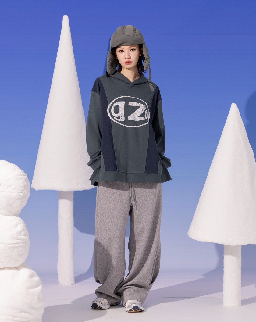 異材質拼接立體袖開衩帽T