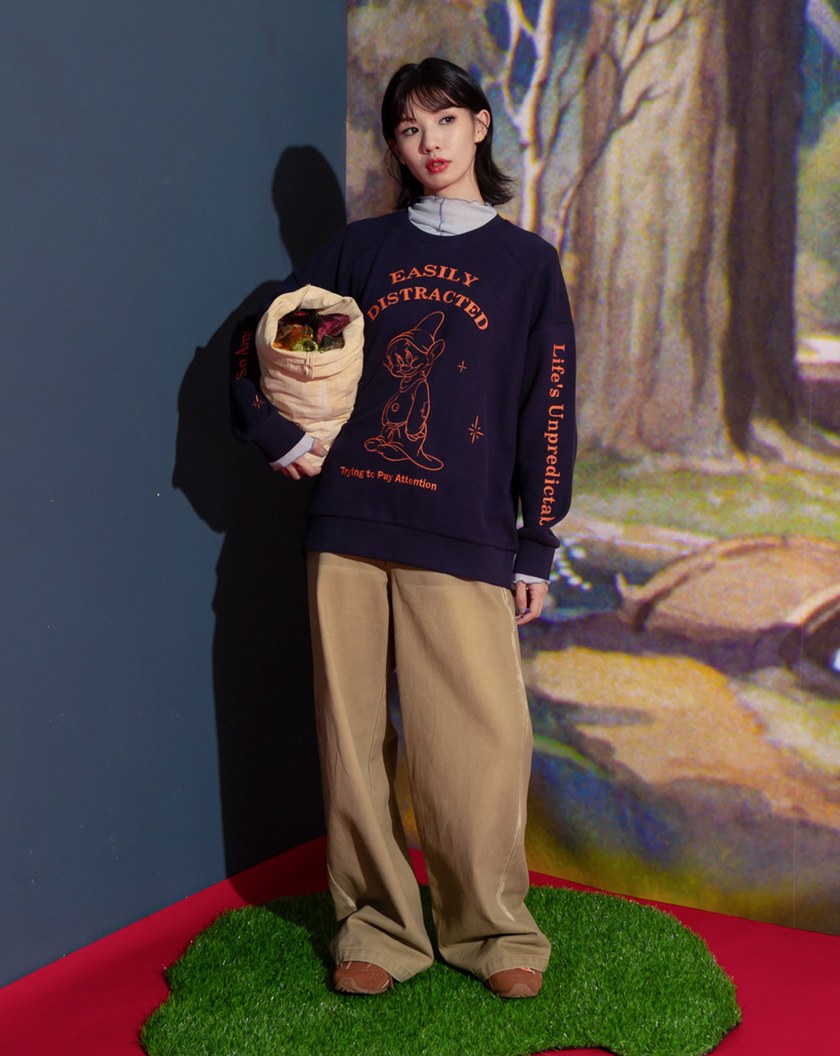 迪士尼系列 糊塗蛋發呆磨毛寬鬆大學T(網路獨家色)