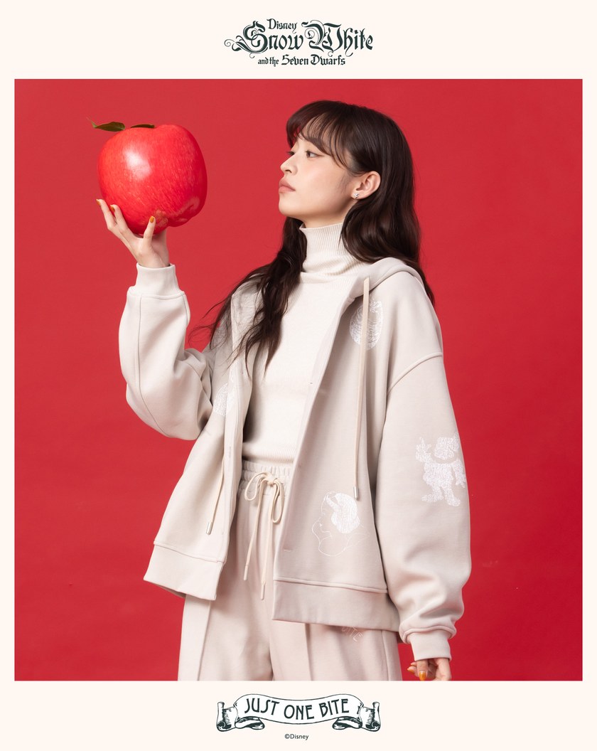 迪士尼系列 魔鏡啊~魔鏡魔法釦刷毛連帽外套(兩色)