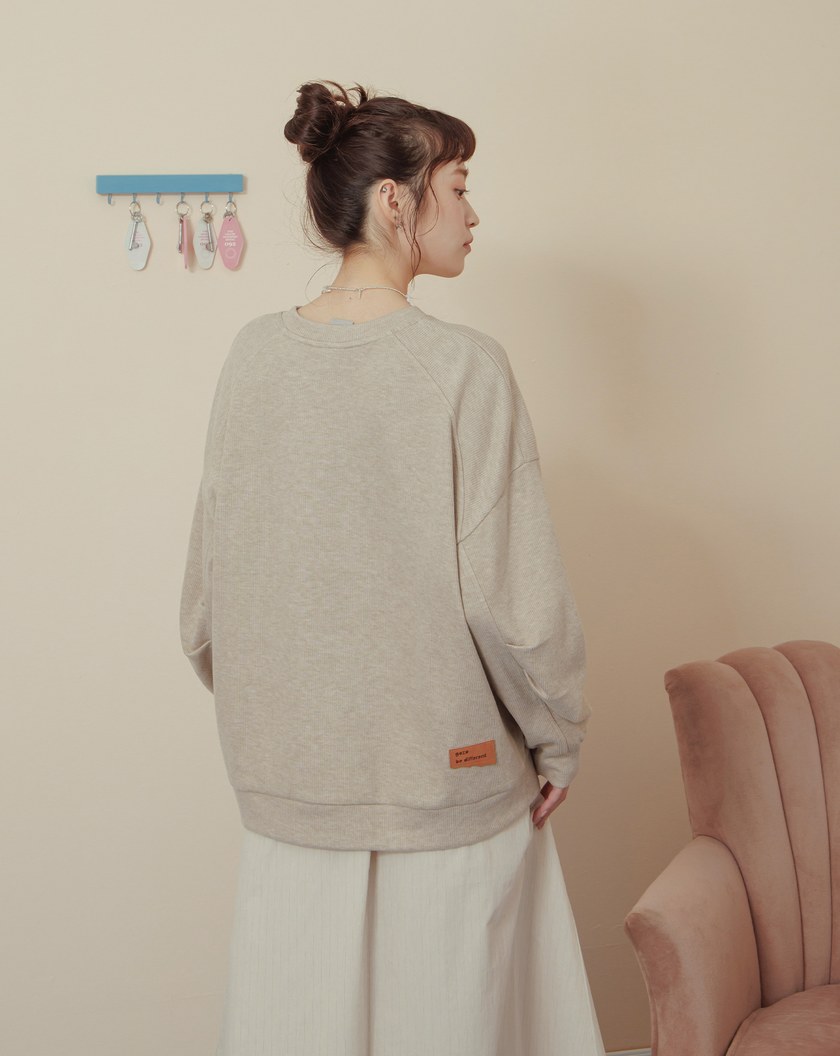 ➤造型打褶袖坑條大學T(兩色)