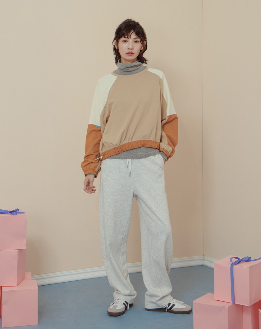 ➤異材質拼接下擺抽繩大學T(兩色)