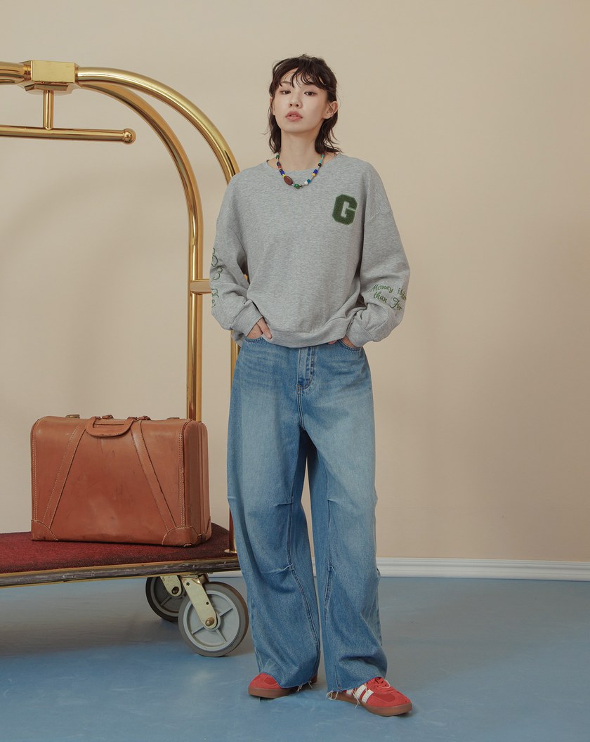 ➤G字立體繡花短版大學T(三色)