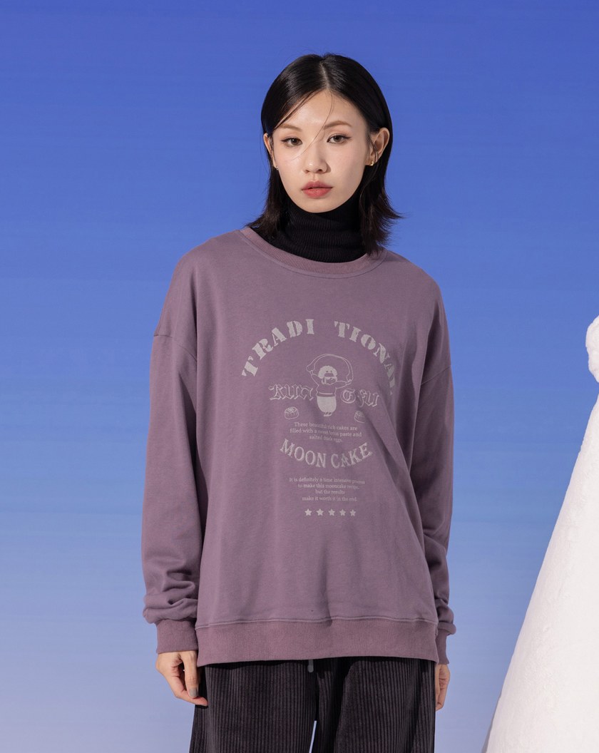 ➤MOON CAKE奶奶印花大學T(兩色)