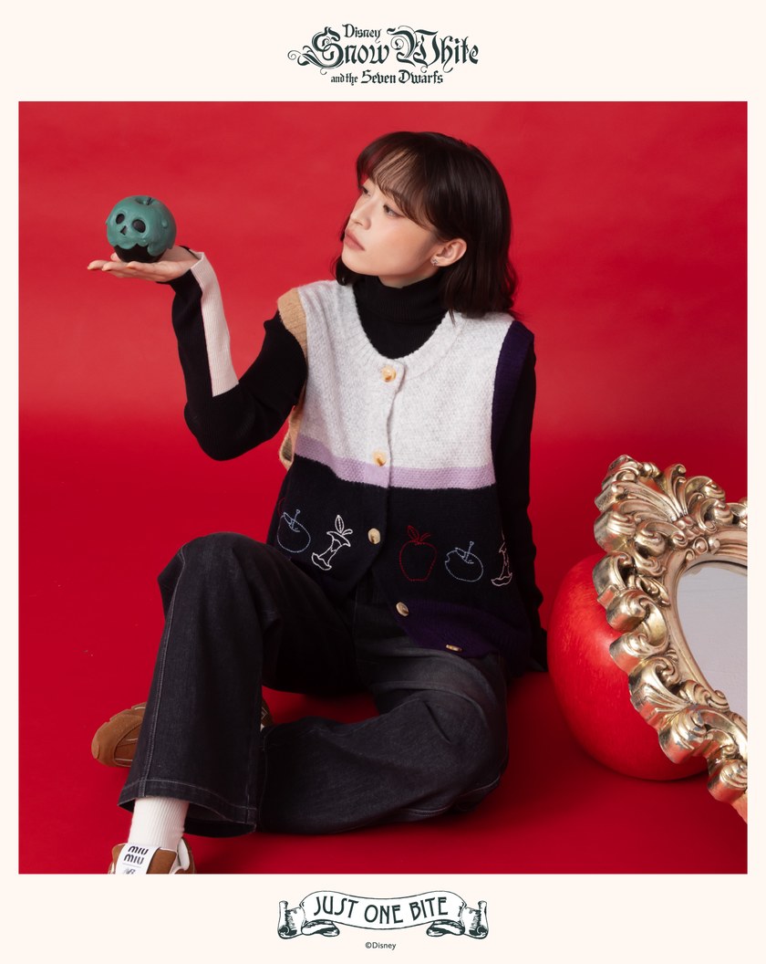 迪士尼系列 just one bite刺繡開襟背心(兩色)