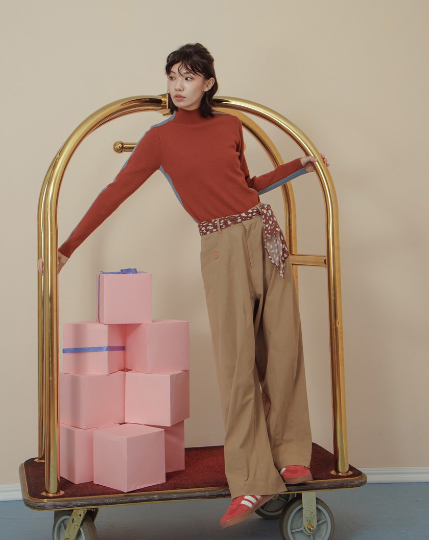 顯瘦撞色拼接高領針織上衣(兩色)