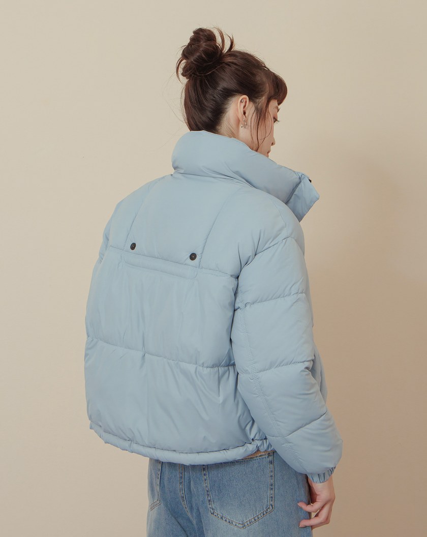 ➤防潑水下擺抽繩立領短版鋪棉外套(兩色)