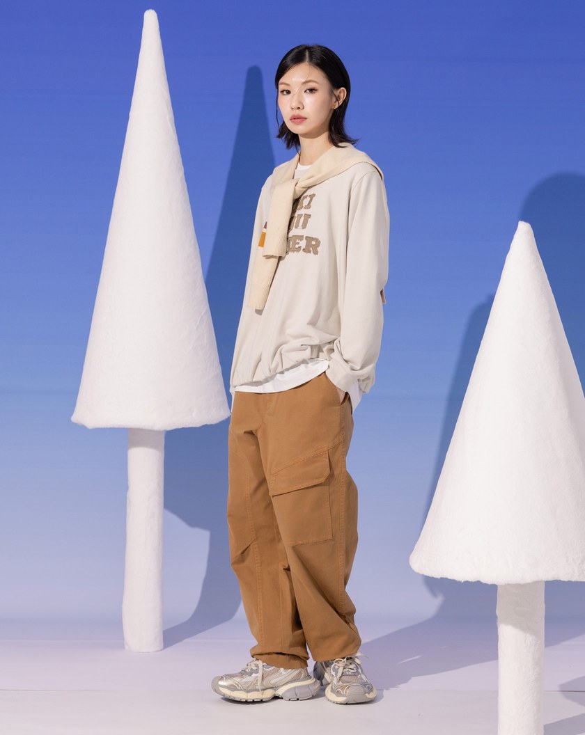 92繡花運動風針織披肩(兩色)