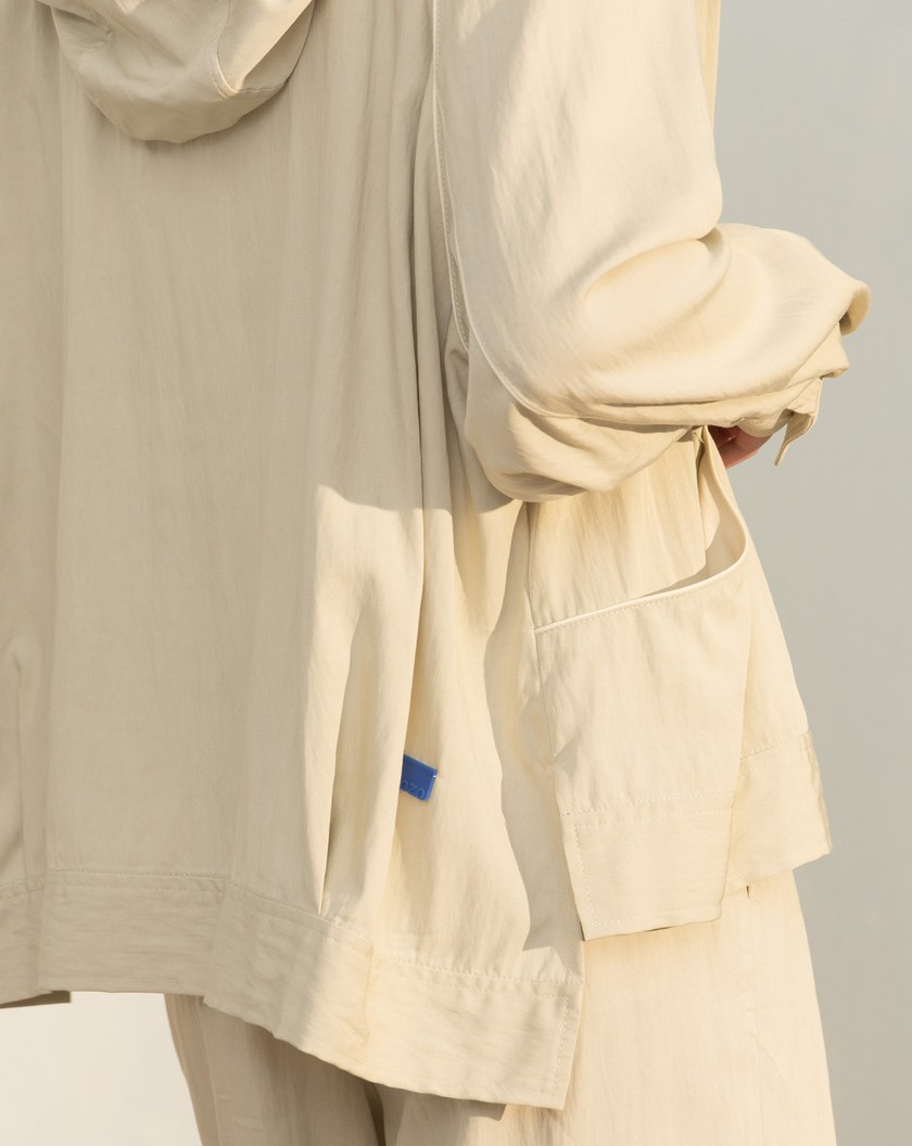 ➤涼感弧線造型口袋連帽外套(兩色)