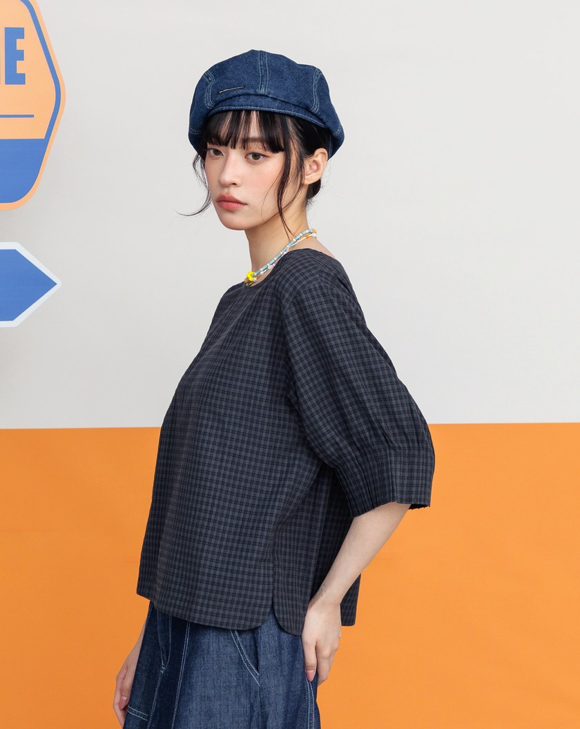 ➤格紋肌理抓褶微澎袖圓領上衣(二色)