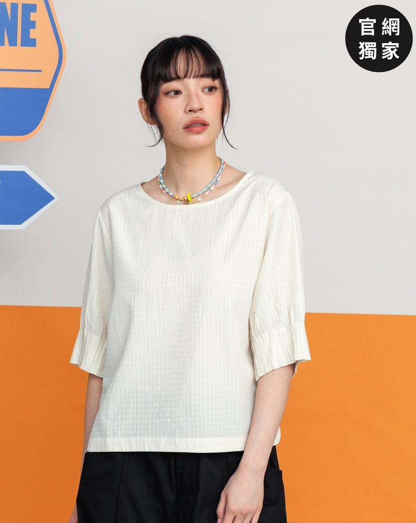 ➤格紋肌理抓褶微澎袖圓領上衣(三色)