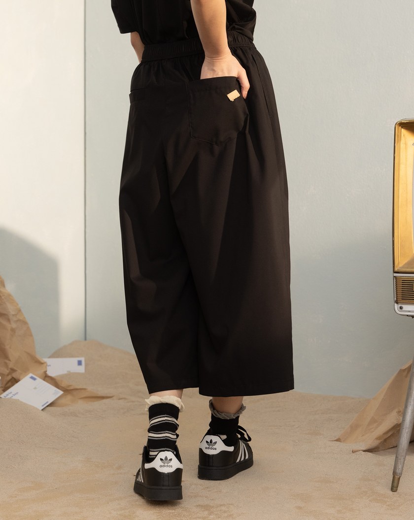 抗皺打褶鬆緊8分褲裙(兩色)