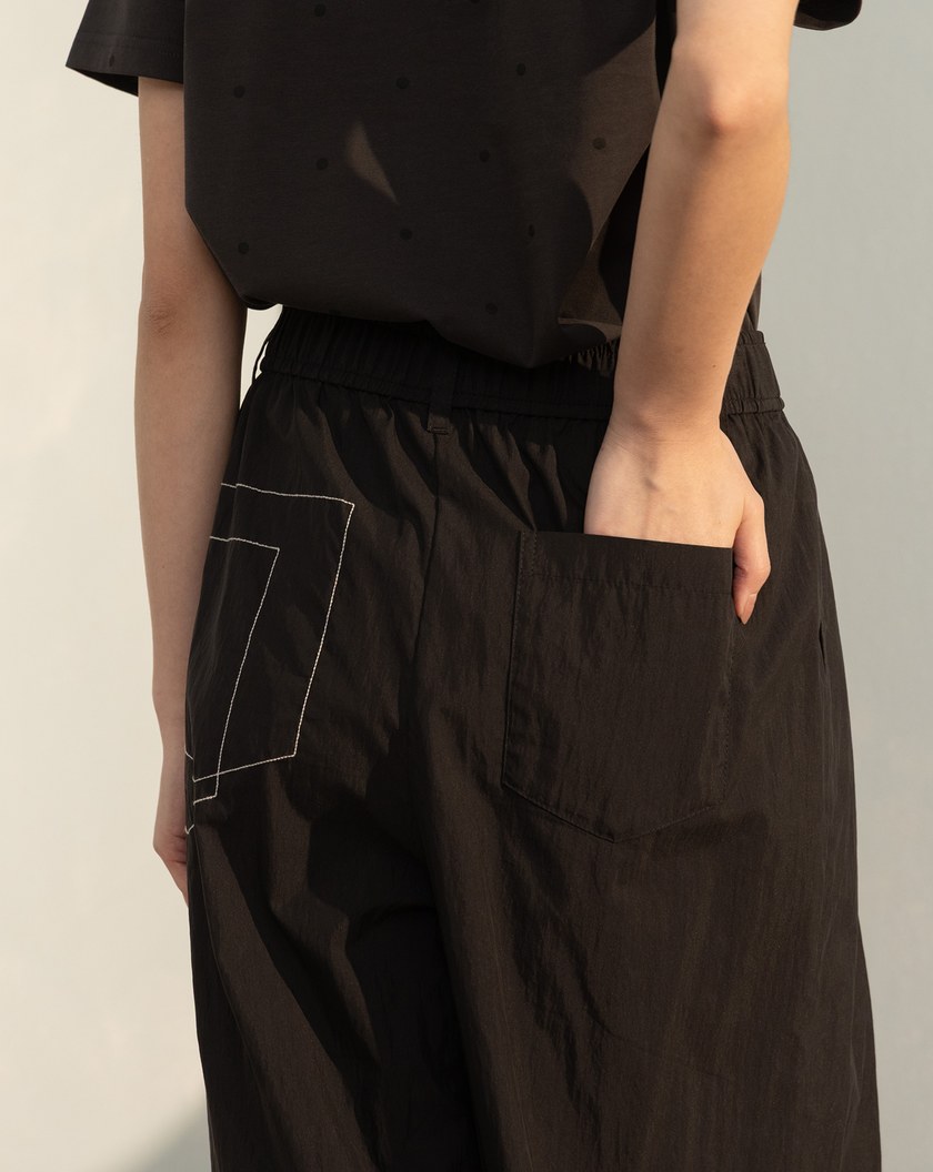 口袋框車線透氣鬆緊打褶寬褲(兩色)