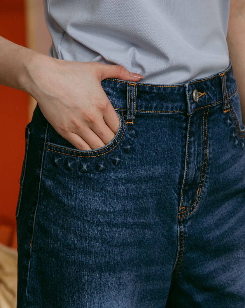 迪士尼系列 蓋房子鉚釘壓印牛仔四分褲(兩色)