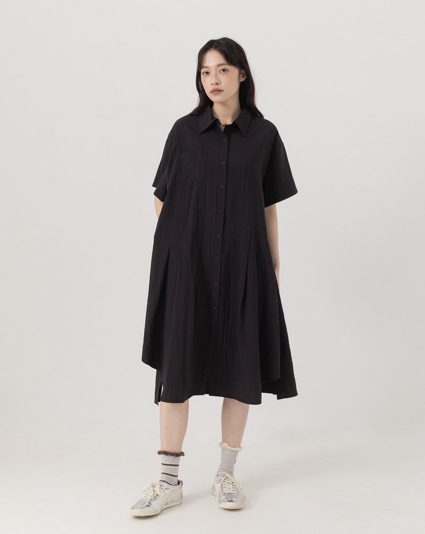 ➤細條紋不對稱打褶涼感襯衫洋裝(兩色)