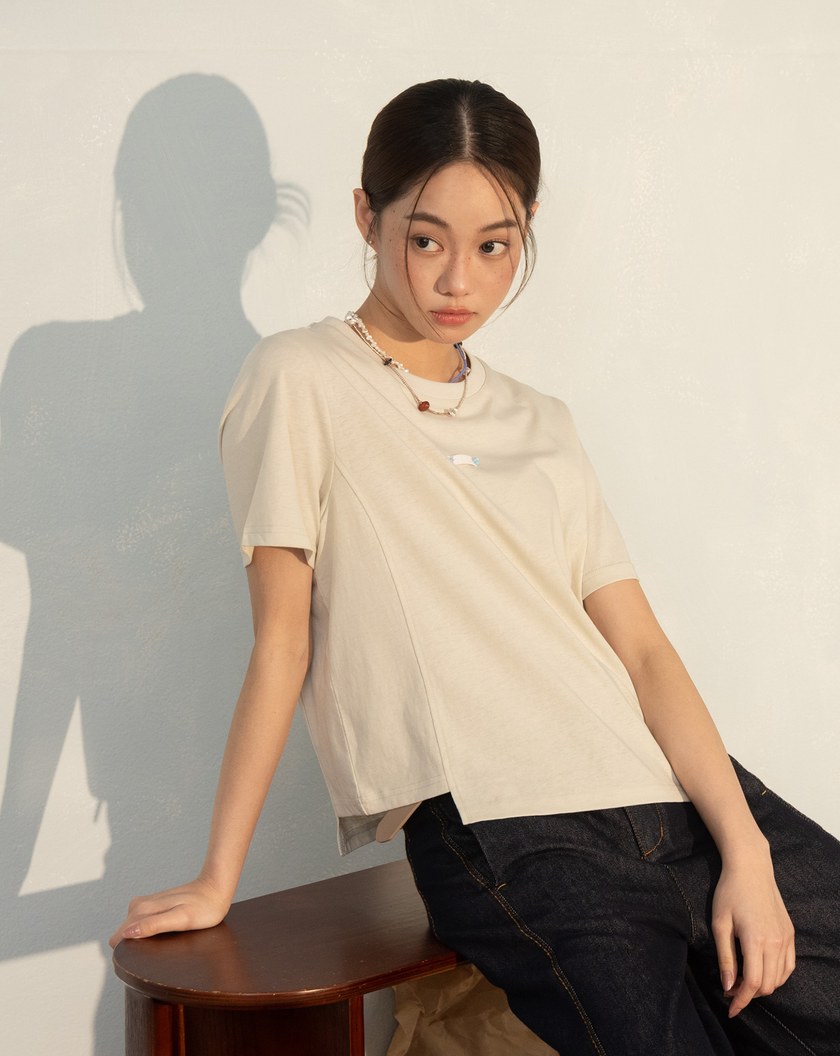 gozo皮標側邊顯瘦剪接T恤(兩色)