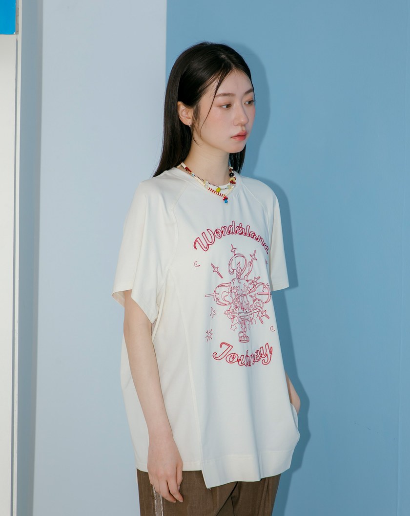 蘋果繡花燭台刺繡下擺錯位涼感T恤(兩色)