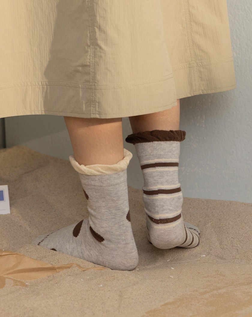 點點條紋不對稱長襪(兩色)