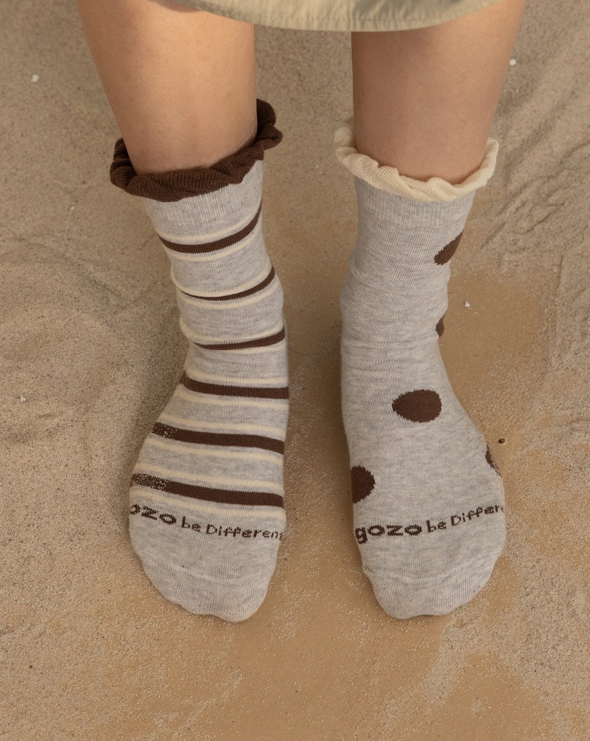 點點條紋不對稱長襪(兩色)