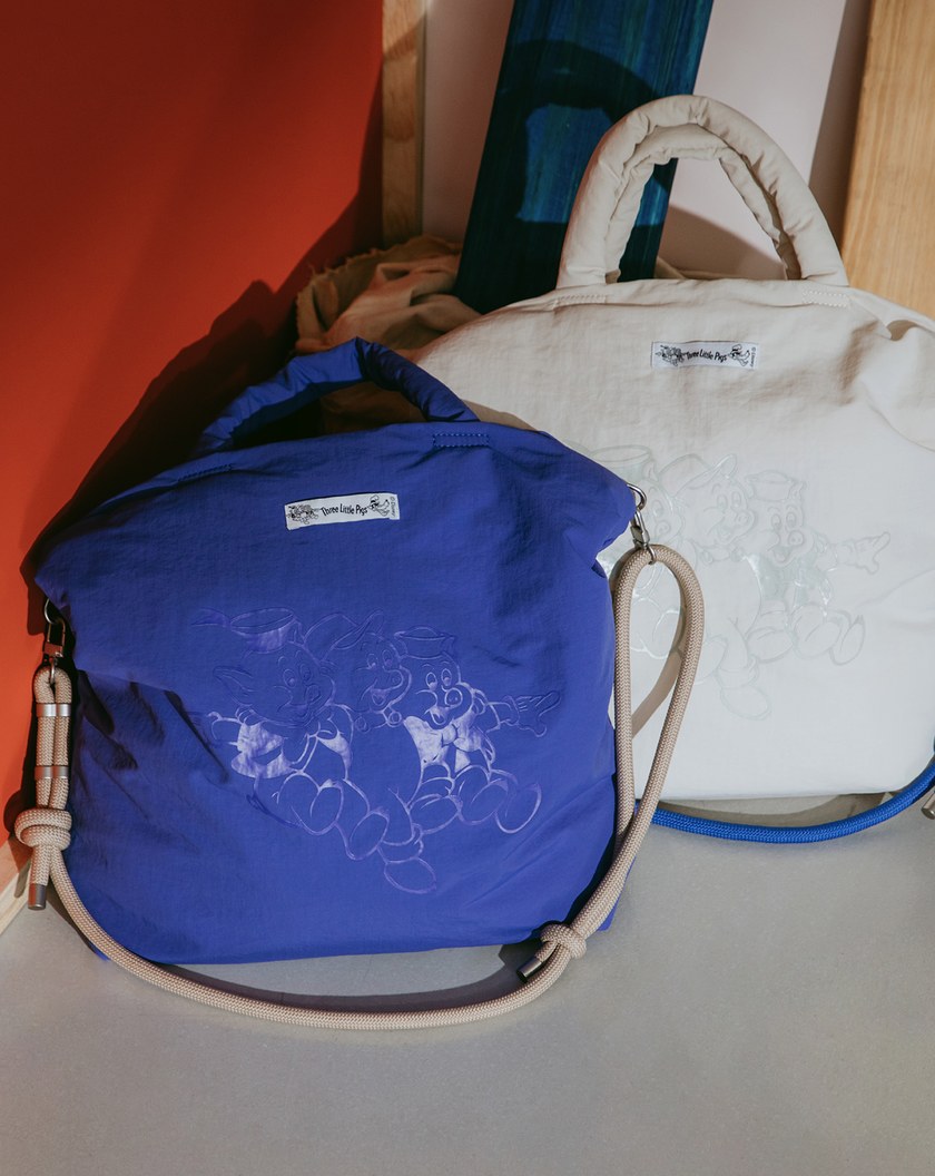 迪士尼系列 三隻小豬膠印澎澎手提袋(兩色)