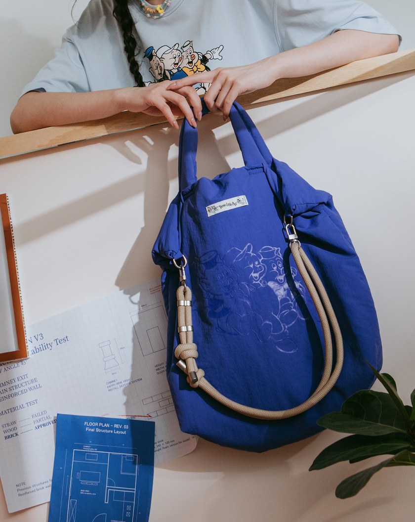 迪士尼系列 三隻小豬膠印澎澎手提袋(兩色)