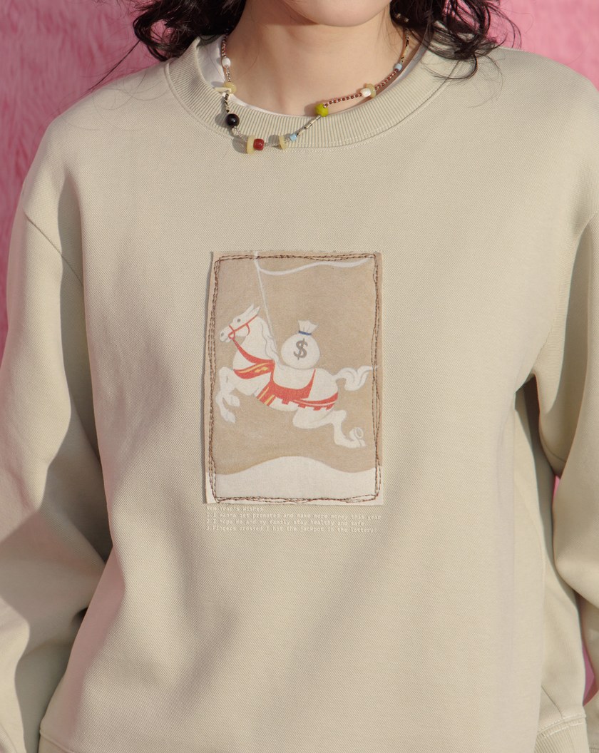 ➤【新年限定】馬上有錢布章刺繡大學T(兩色)