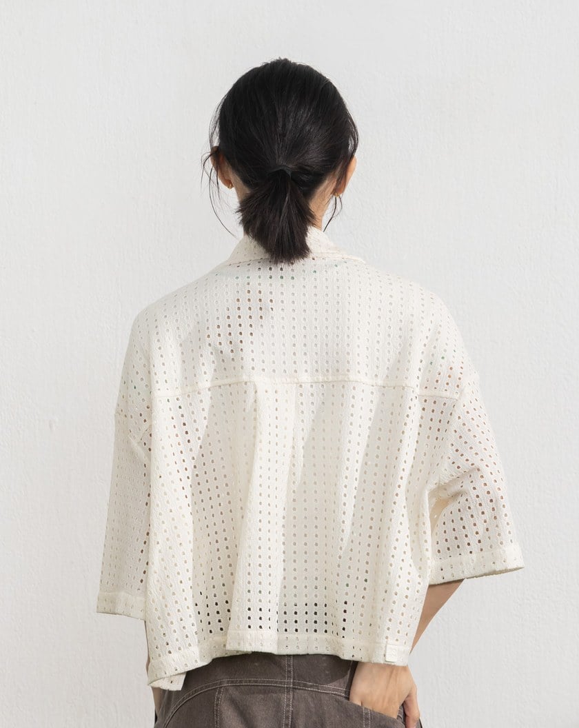 小花釦鏤空口袋五分袖襯衫(兩色)