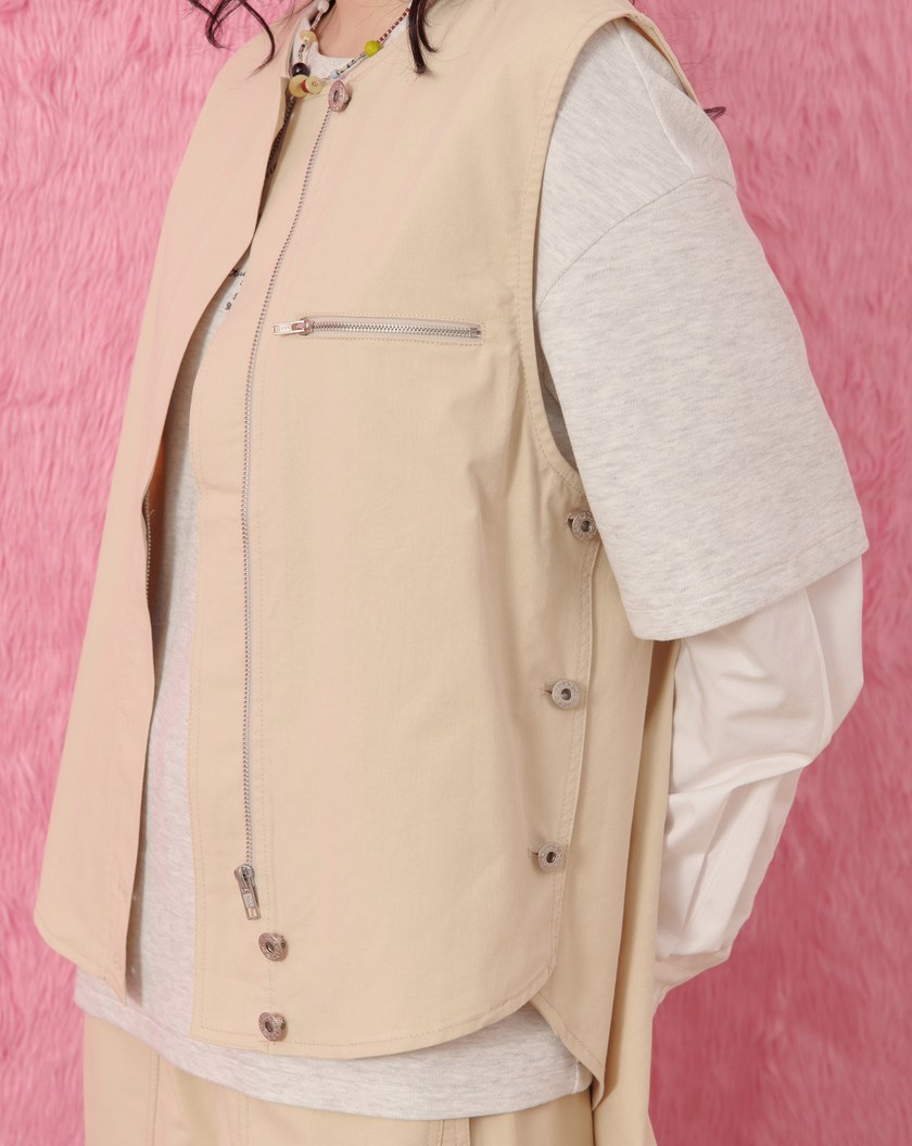 天絲斜邊釦造型工裝背心(兩色)