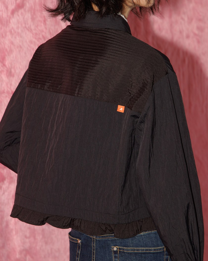 A｜啞光立體紋理荷葉邊短版襯衫外套(兩色)