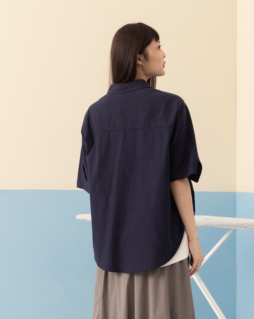 ➤涼感天絲刺繡抓褶短袖襯衫(兩色)