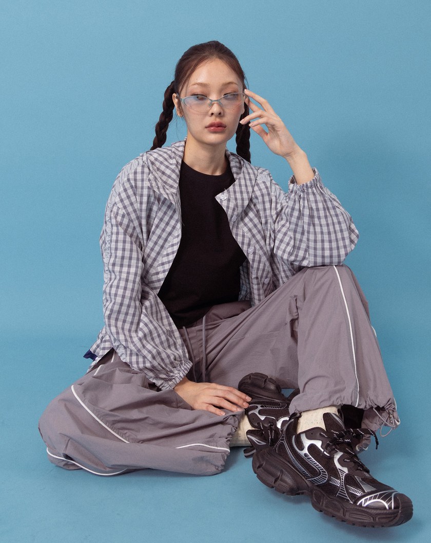 A｜立體打褶反光線條運動長褲(兩色)