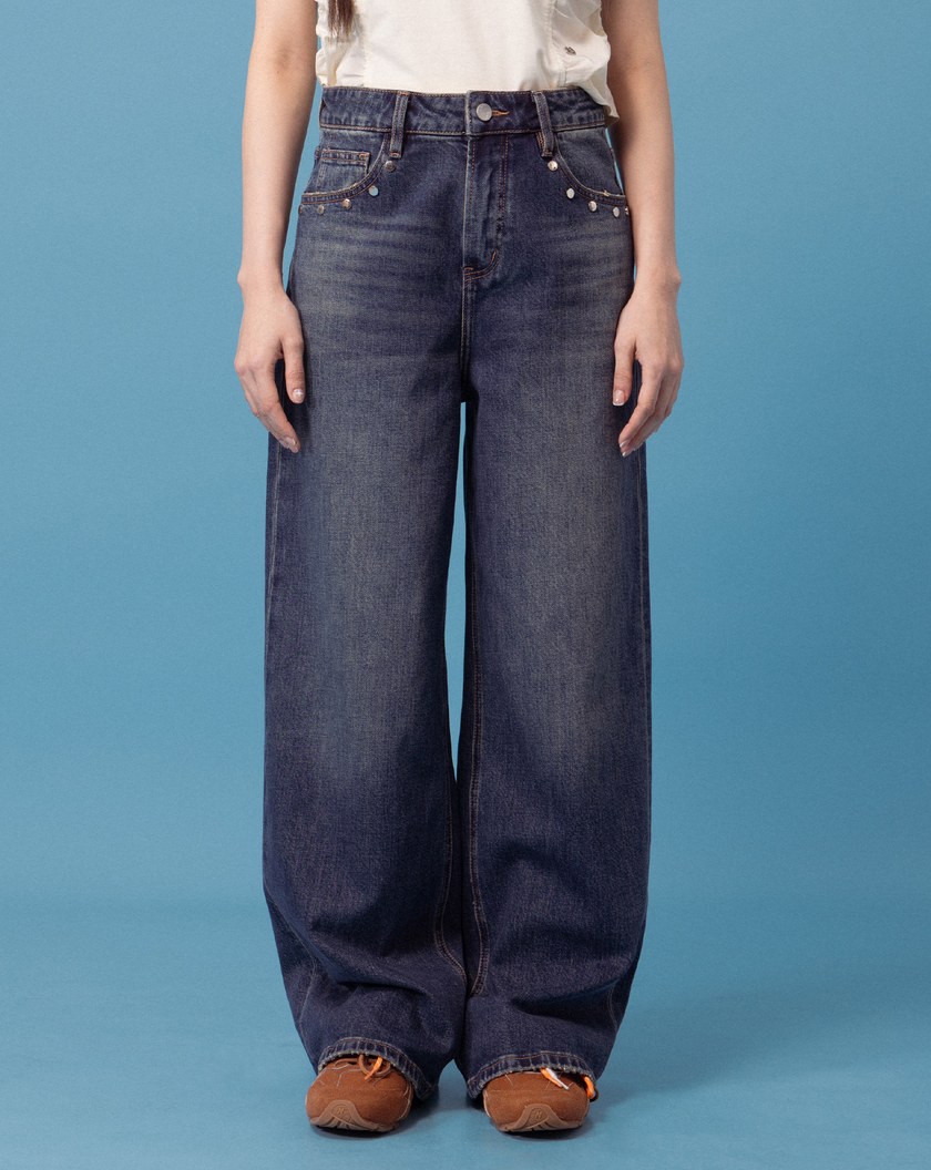 A｜水洗鉚釘直筒牛仔褲