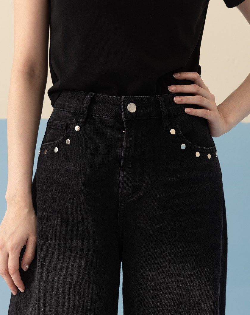 A｜個性鉚釘直筒牛仔褲