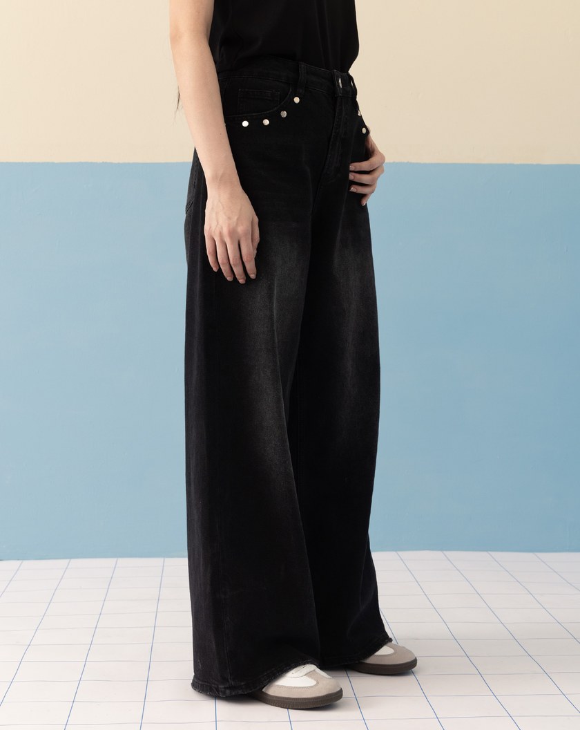 A｜個性鉚釘直筒牛仔褲