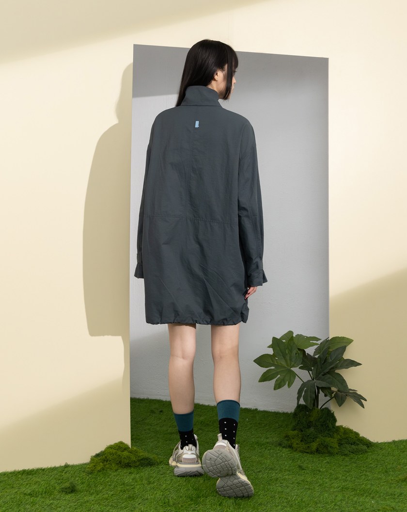 透氣防曬拉鍊立領下擺抽繩短洋裝(兩色)