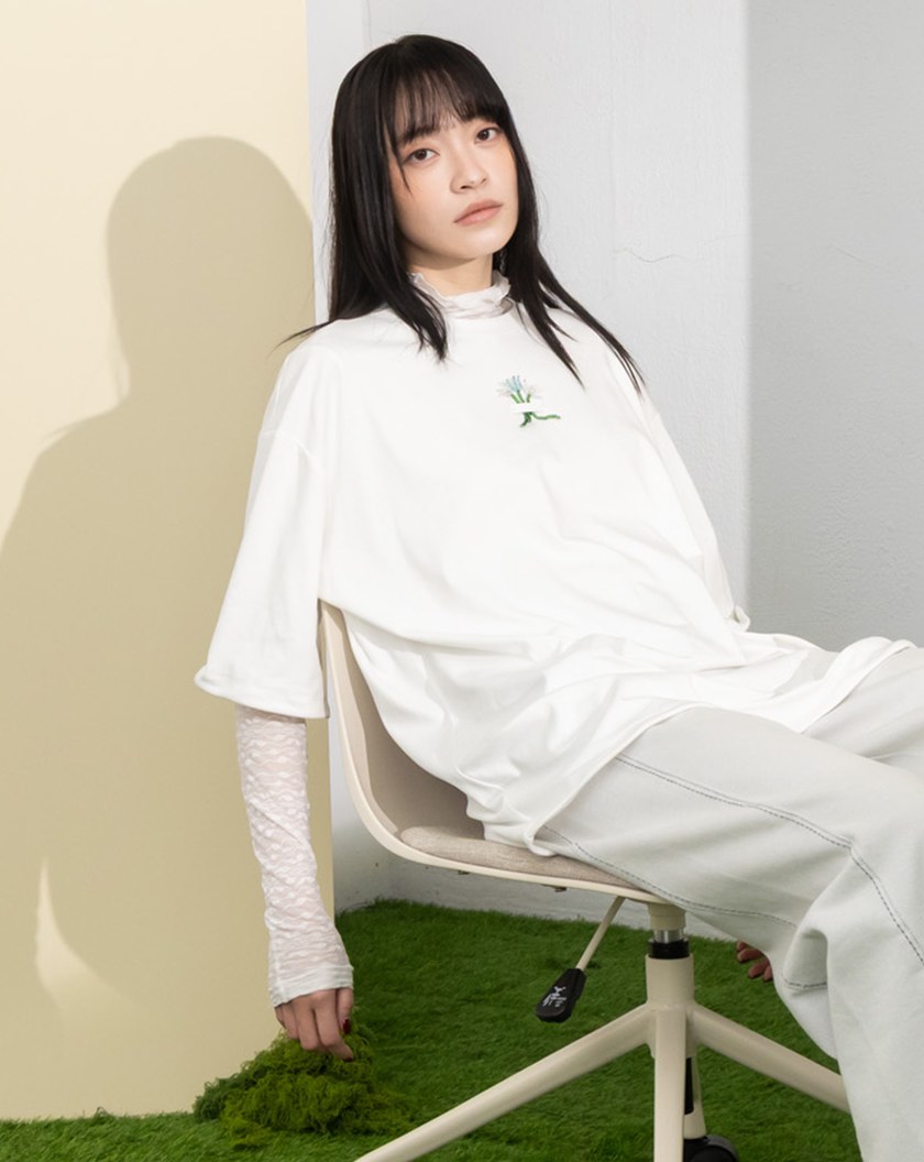 縫珠花束造型金屬絲T恤(兩色)