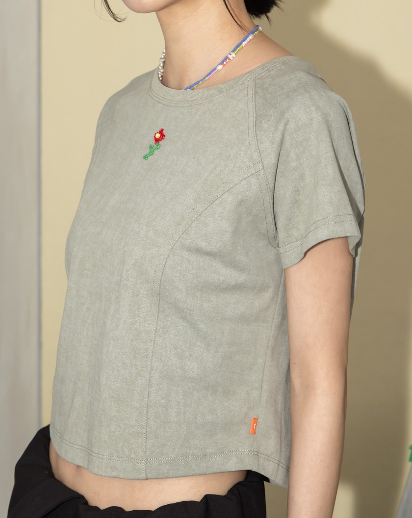 A｜小花縫珠蠟洗合身剪裁T恤(兩色)