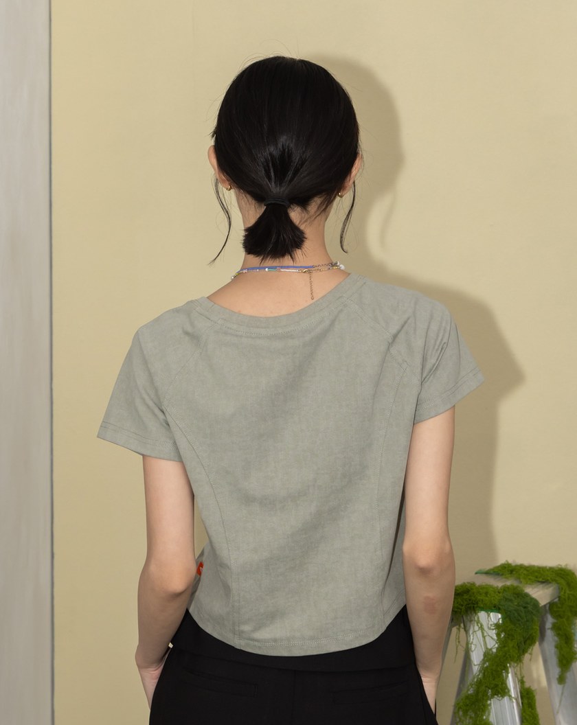 A｜小花縫珠蠟洗合身剪裁T恤(兩色)