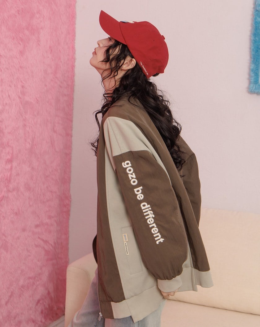 字母繡花天絲拼接棒球外套(兩色)